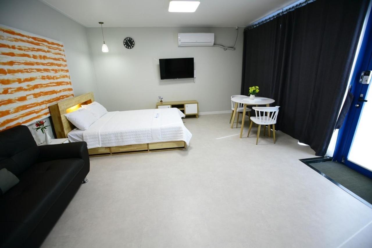 Damyang Thirasia Pension ภายนอก รูปภาพ